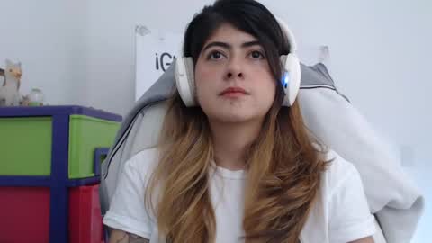 Skyler online show from March 2025 09:07:02 PM