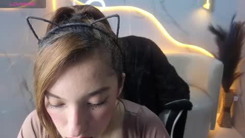 Snapshot of skyler_gracee_tx chatting on October 2025 01:07:02 PM Live 800am 200pm COLOMBIAN HOUR online show from October 2025 01:07:02 PM