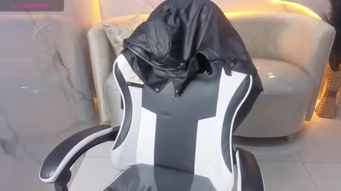 Snapshot of skyler_gracee_tx chatting on October 2025 01:15:02 PM Live 800am 200pm COLOMBIAN HOUR online show from October 2025 01:15:02 PM