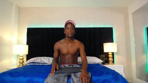 Snapshot of skylerbigxxx chatting on May 2026 04:28:01 AM SKYLERBIGXXX online show from May 2026 04:28:01 AM