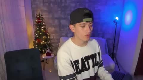 Snapshot of skyrid3r chatting on December 2025 06:16:01 PM Skyrider online show from December 2025 06:16:01 PM