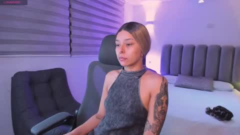 Snapshot of skythompson chatting on October 2025 03:40:01 AM skythompson online show from October 2025 03:40:01 AM