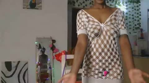 Bella online show from November 2025 12:11:01 AM