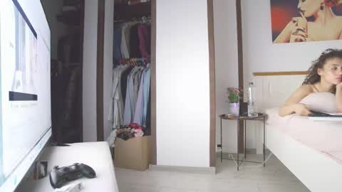 Yara online show from April 2026 07:05:02 PM