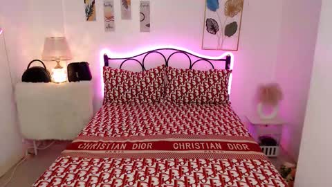 Queen Cyrine online show from March 2026 01:32:02 AM