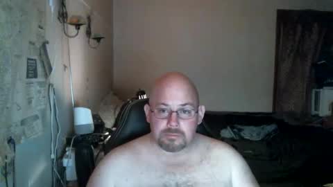 Snapshot of slavejim518 chatting on February 2025 05:04:01 AM slavejim online show from February 2025 05:04:01 AM