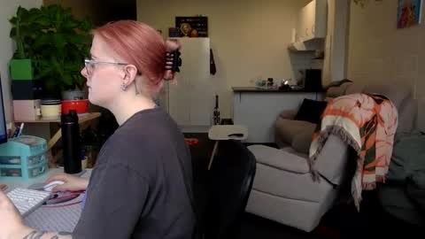 Kiwi Girl online show from June 2026 01:52:01 AM