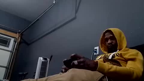 Snapshot of slickerthan12 chatting on February 2025 08:11:02 AM BBC Hanging online show from February 2025 08:11:02 AM