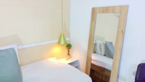 slim_chocobar18 online show from October 2025 01:33:02 PM