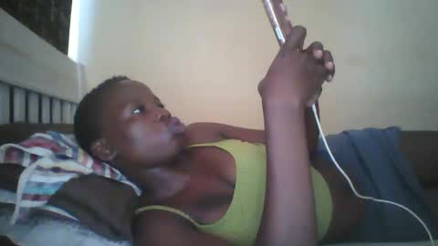 Snapshot of slim_petite_ebony chatting on December 2024 11:49:02 AM slim_petite_ebony online show from December 2024 11:49:02 AM