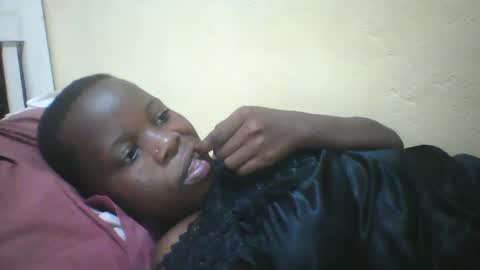 Snapshot of slim_petite_ebony chatting on February 2025 10:55:01 PM slim_petite_ebony online show from February 2025 10:55:01 PM