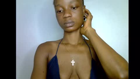 Snapshot of slim_petitqueen chatting on January 2026 07:23:02 AM Alice online show from January 2026 07:23:02 AM