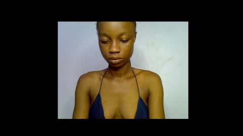 Snapshot of slim_petitqueen chatting on April 2026 07:03:02 AM Alice online show from April 2026 07:03:02 AM