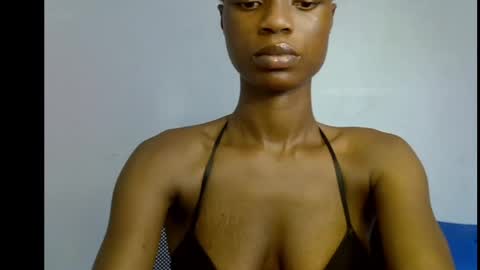 Snapshot of slim_petitqueen chatting on May 2026 10:00:02 AM Alice online show from May 2026 10:00:02 AM