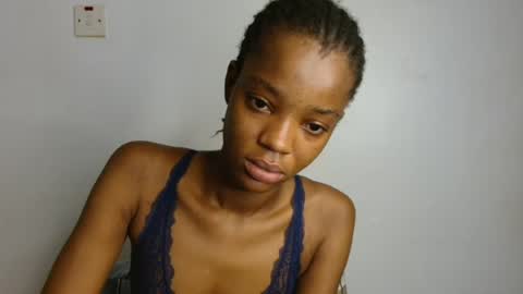 Snapshot of slim_wetpussyy chatting on June 2026 07:28:01 AM Bella online show from June 2026 07:28:01 AM