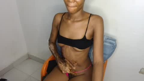 Snapshot of slim_wetpussyy chatting on August 2026 06:07:02 PM Bella online show from August 2026 06:07:02 PM