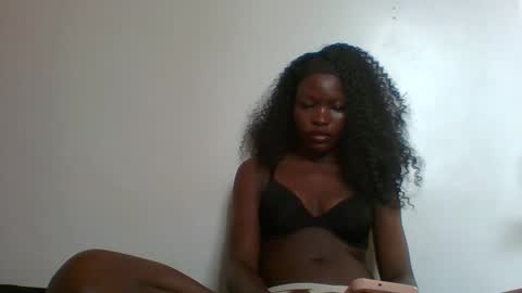 Snapshot of slimdiva chatting on October 2025 04:31:02 AM slimdiva online show from October 2025 04:31:02 AM