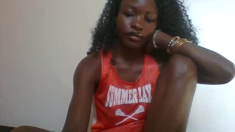 Snapshot of slimdiva chatting on October 2025 04:51:02 AM slimdiva online show from October 2025 04:51:02 AM