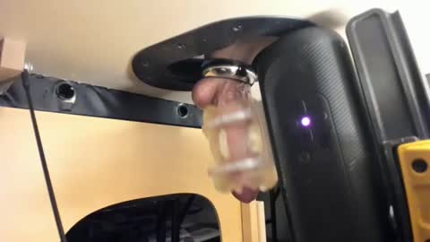 Slimguerrilla online show from April 2026 06:05:02 PM