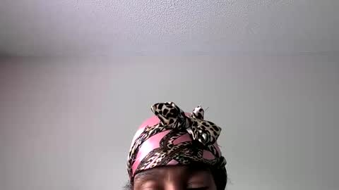 Snapshot of slimmmgooodiexoxo chatting on September 2025 04:32:02 PM slimmmgooodiexoxo online show from September 2025 04:32:02 PM