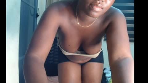 Snapshot of slimthick_tinah chatting on July 2026 02:13:01 PM TINA online show from July 2026 02:13:01 PM