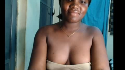 Snapshot of slimthick_tinah chatting on July 2026 03:21:02 PM TINA online show from July 2026 03:21:02 PM