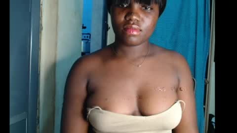 Snapshot of slimthick_tinah chatting on July 2026 08:01:02 PM TINA online show from July 2026 08:01:02 PM