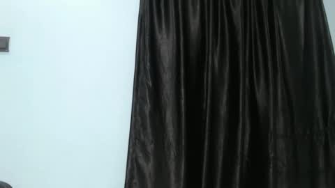 Snapshot of slimzyxdoll chatting on February 2025 09:23:01 PM slimzyxdoll online show from February 2025 09:23:01 PM