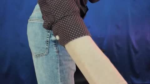 slippery thighs online show from December 2025 04:02:01 PM