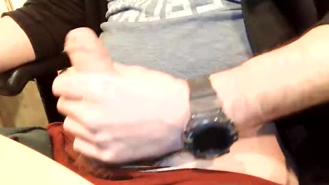 Snapshot of slogrow_uncut chatting on March 2026 07:09:01 PM SlowGrow Uncut online show from March 2026 07:09:01 PM