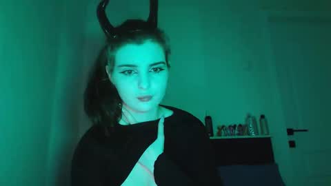 Snapshot of sloomonata chatting on October 2025 01:50:01 AM sloomonata online show from October 2025 01:50:01 AM