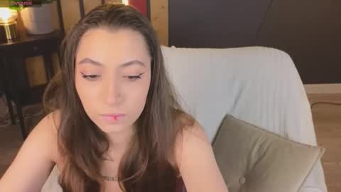 Emilia online show from October 2025 12:27:01 PM