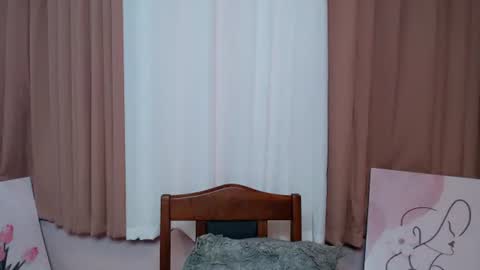 Snapshot of slut_stella69 chatting on December 2025 04:33:02 AM STELLA online show from December 2025 04:33:02 AM