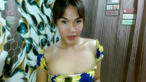 Snapshot of slutqueen_raz chatting on June 2026 01:06:02 PM Raz online show from June 2026 01:06:02 PM