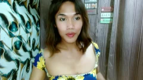 Snapshot of slutqueen_raz chatting on July 2026 05:15:02 PM Raz online show from July 2026 05:15:02 PM
