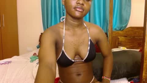 Snapshot of slutty_charmmz chatting on April 2026 05:16:01 AM Bree online show from April 2026 05:16:01 AM