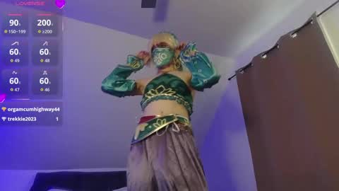 Natsu online show from October 2025 07:59:01 PM