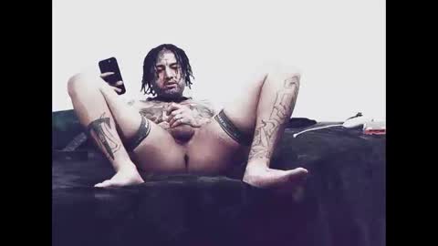 Snapshot of slutyboykraxy chatting on February 2026 02:07:02 AM sluyboy online show from February 2026 02:07:02 AM