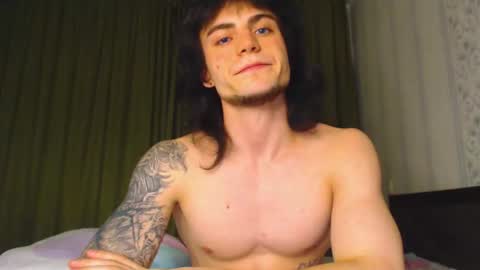 Gus online show from December 2025 03:54:01 PM