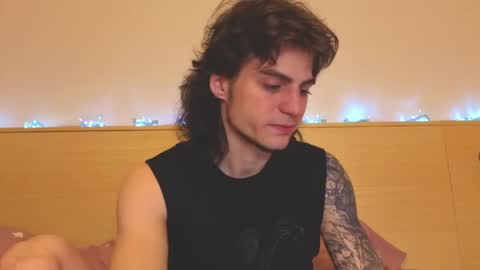 Snapshot of sly_gus chatting on April 2026 07:16:01 PM Gus online show from April 2026 07:16:01 PM