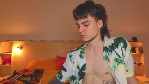 Snapshot of sly_gus chatting on May 2026 04:27:02 PM Gus online show from May 2026 04:27:02 PM