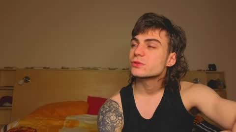 Snapshot of sly_gus chatting on May 2026 02:46:01 PM Gus online show from May 2026 02:46:01 PM