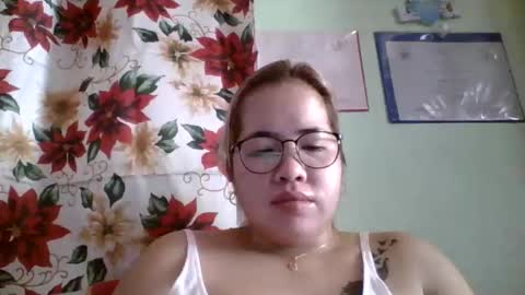 Snapshot of small_boobs59 chatting on September 2025 02:49:01 AM Lovewella online show from September 2025 02:49:01 AM