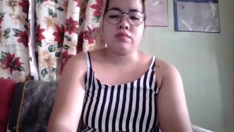 Snapshot of small_boobs59 chatting on October 2025 02:15:01 AM Lovewella online show from October 2025 02:15:01 AM