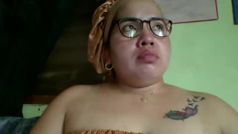 Snapshot of small_boobs59 chatting on April 2026 05:00:02 AM Lovewella online show from April 2026 05:00:02 AM