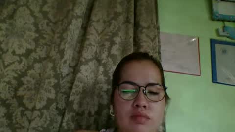 Snapshot of small_boobs59 chatting on May 2026 04:17:02 AM Lovewella online show from May 2026 04:17:02 AM
