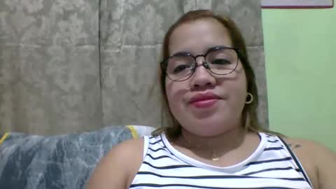 Snapshot of small_boobs59 chatting on May 2026 10:21:01 AM Lovewella online show from May 2026 10:21:01 AM