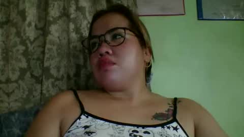 Snapshot of small_boobs59 chatting on May 2026 04:32:02 AM Lovewella online show from May 2026 04:32:02 AM