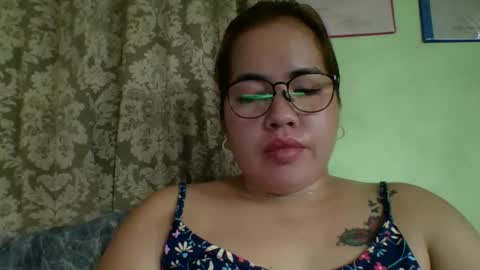 Snapshot of small_boobs59 chatting on May 2026 05:03:02 AM Lovewella online show from May 2026 05:03:02 AM