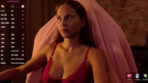 Emma online show from October 2025 07:36:02 PM